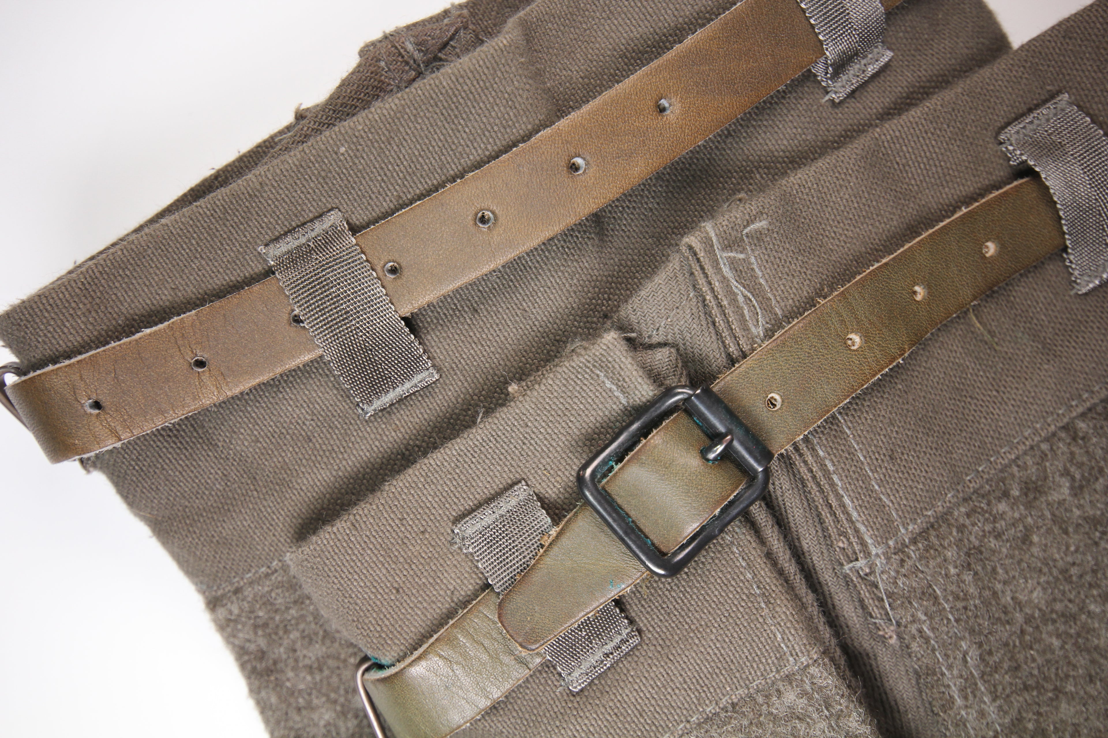 【40~50s】ARMY　スウェーデン軍 ミリタリーカーゴパンツ C48